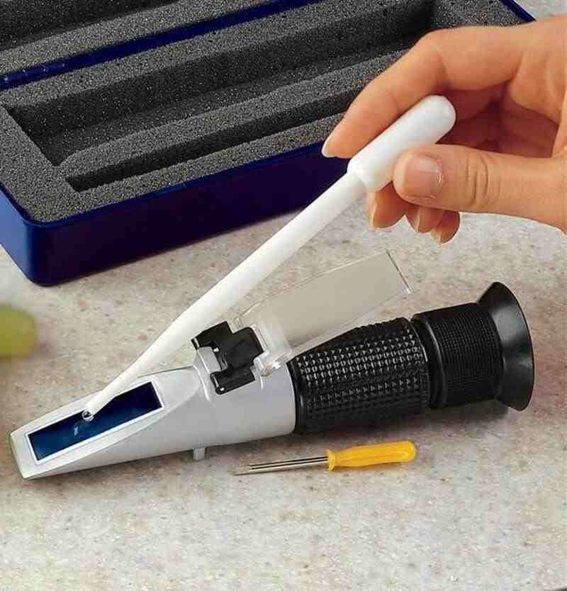 TRZ Honey Refractometer:  Simple Solution To All  Problems